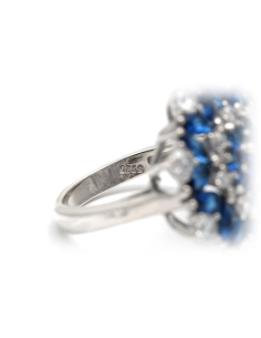 Bague contemporaine en argent 925 sertie de zirconiums