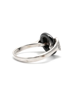 Bague contemporaine en argent 925 sertie de zirconiums et de céramique