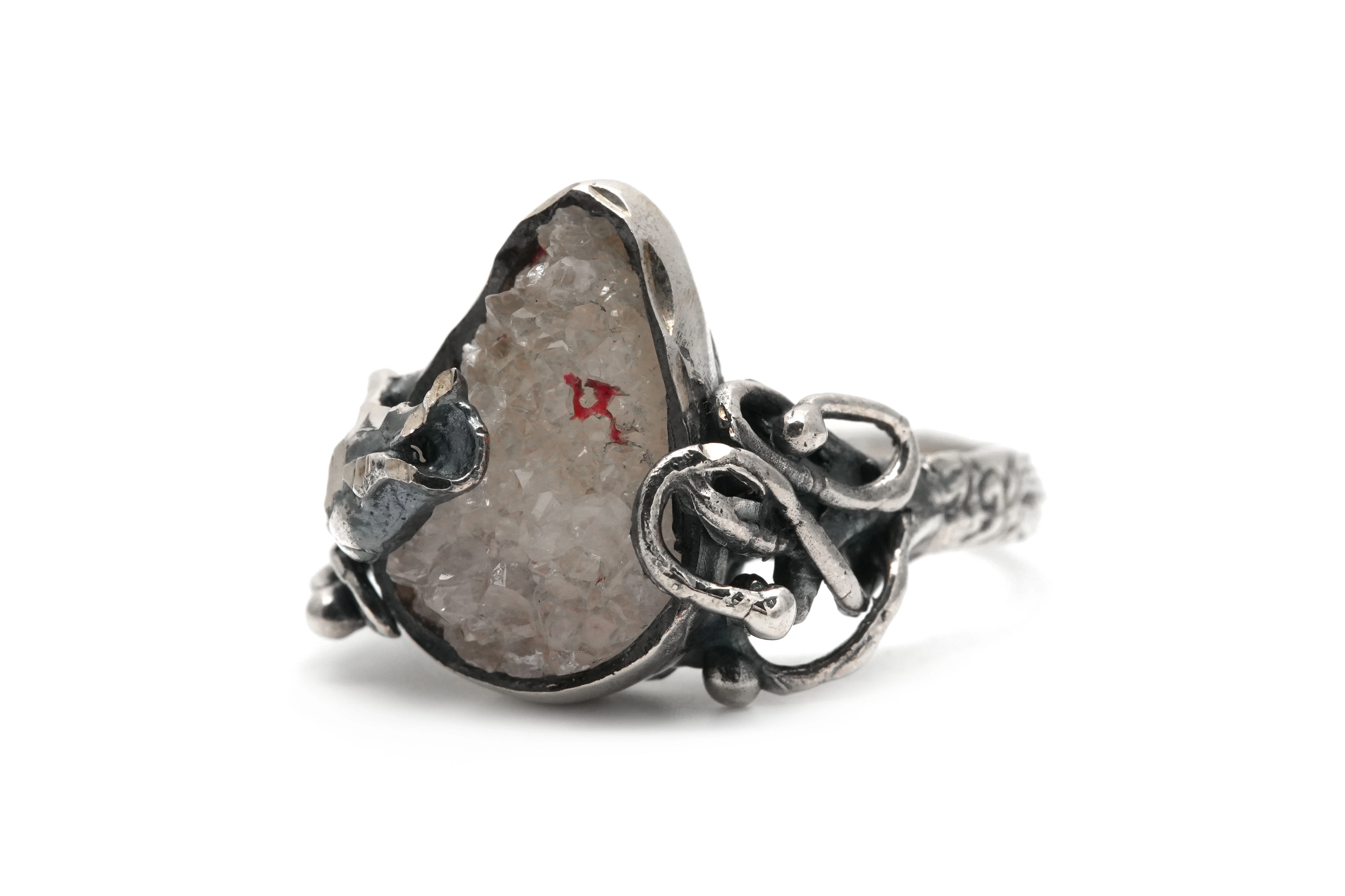 Bague contemporaine en argent 925 sertie d'un quartz