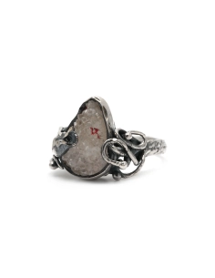 Bague contemporaine en argent 925 sertie d'un quartz