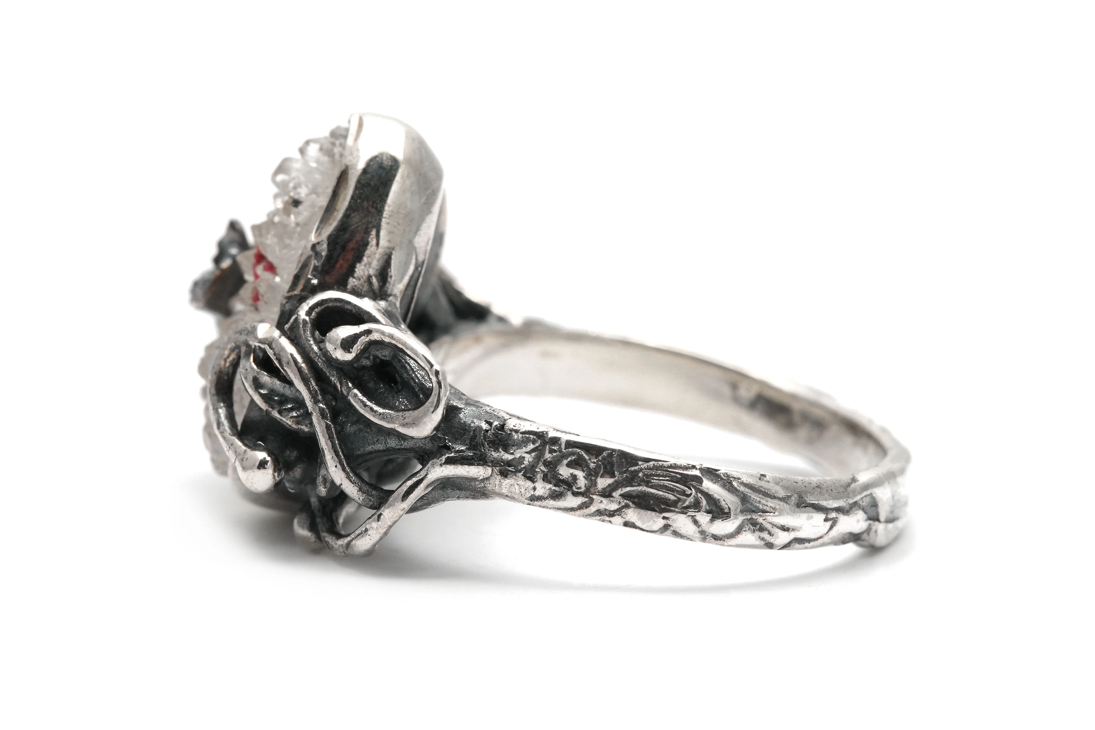 Bague contemporaine en argent 925 sertie d'un quartz