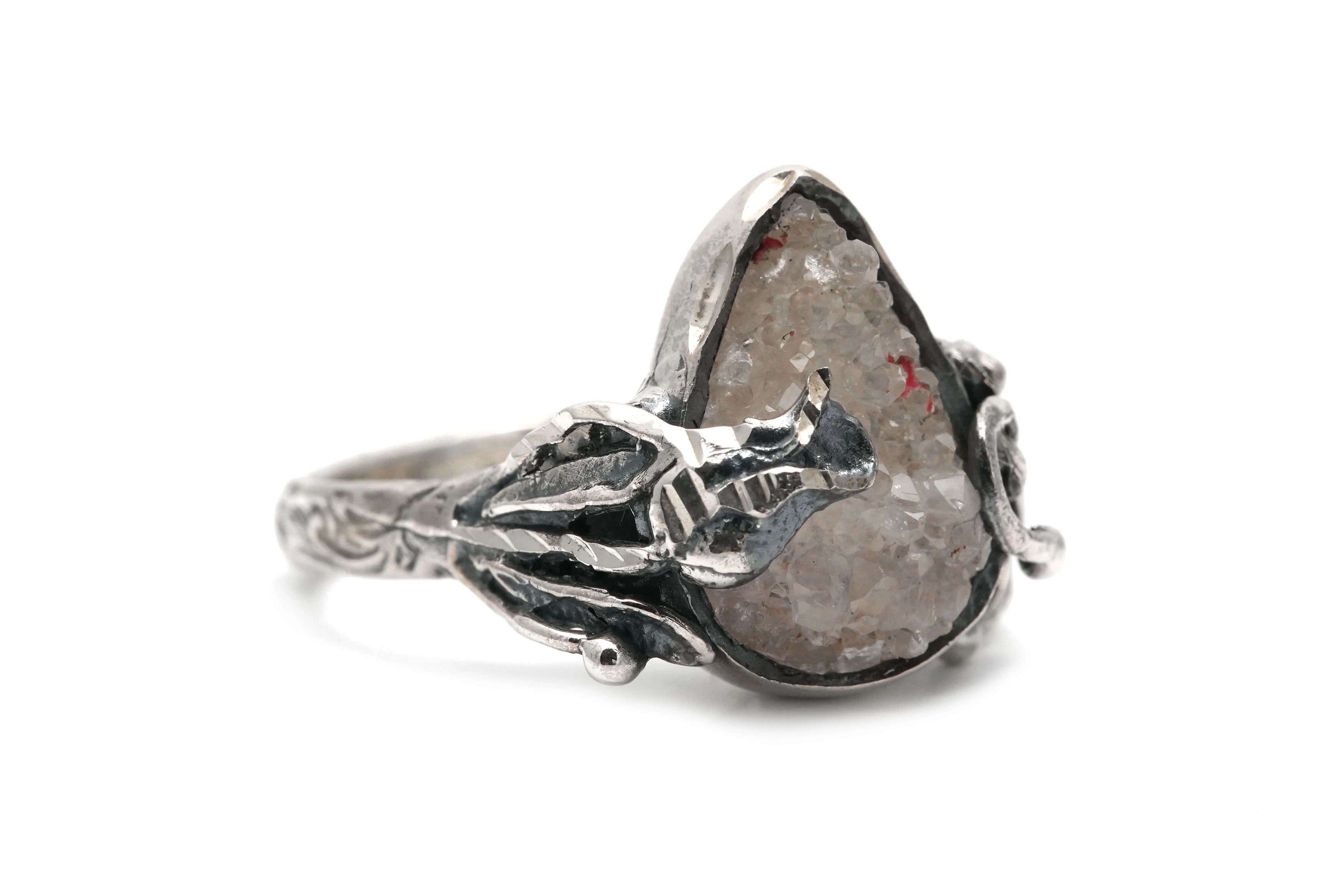 Bague contemporaine en argent 925 sertie d'un quartz