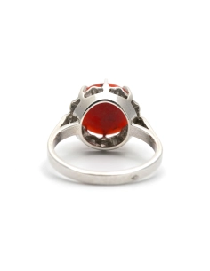 Bague Art Déco en argent sertie d'un corail