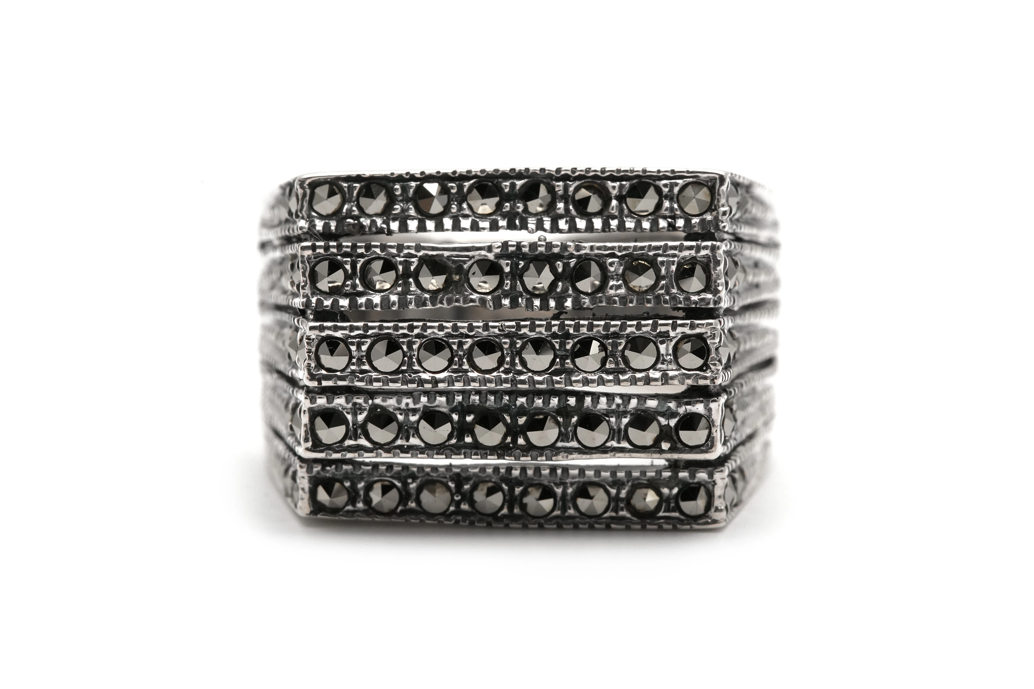Bague contemporaine en argent 925 sertie de marcassites