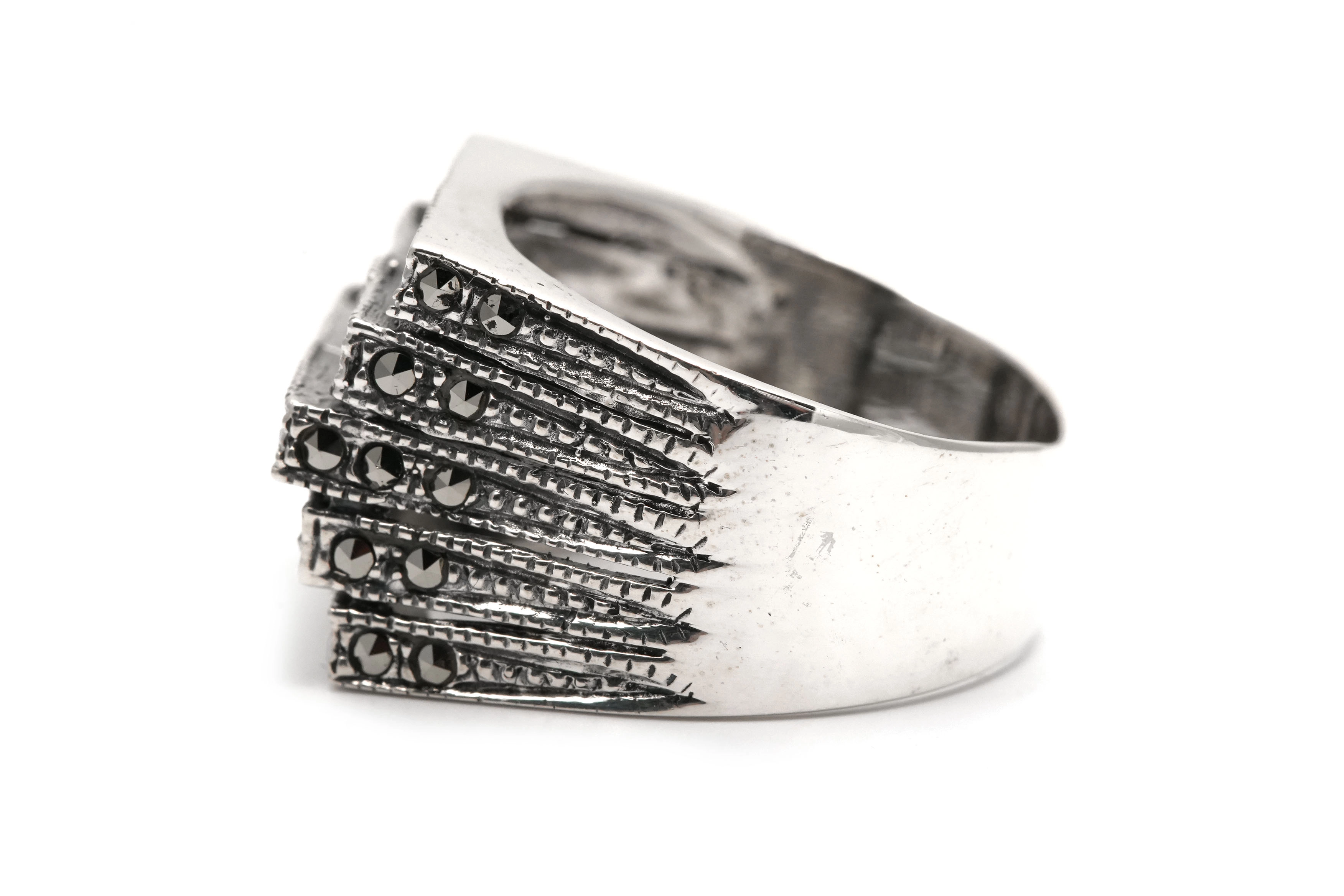 Bague contemporaine en argent 925 sertie de marcassites