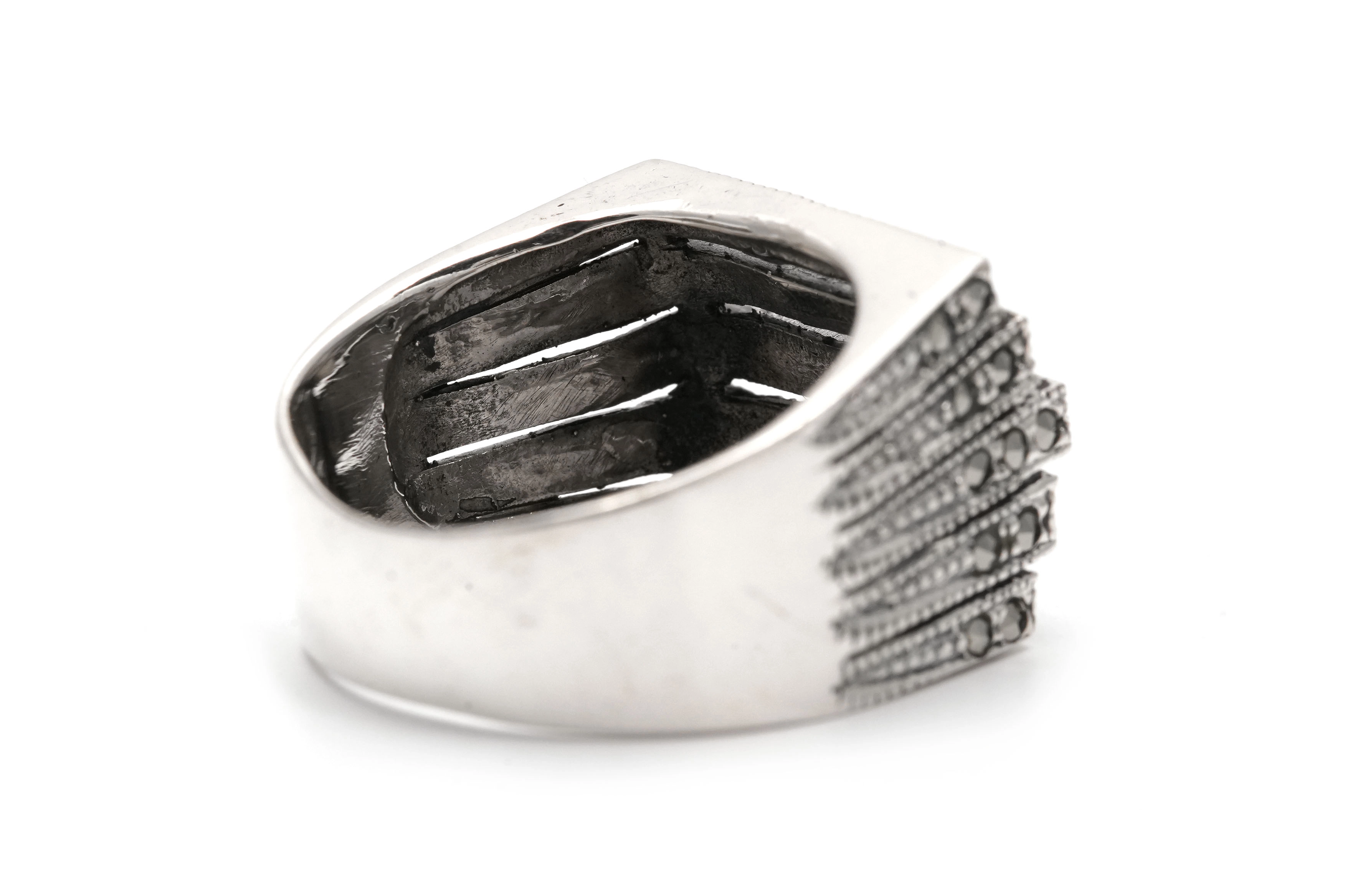 Bague contemporaine en argent 925 sertie de marcassites