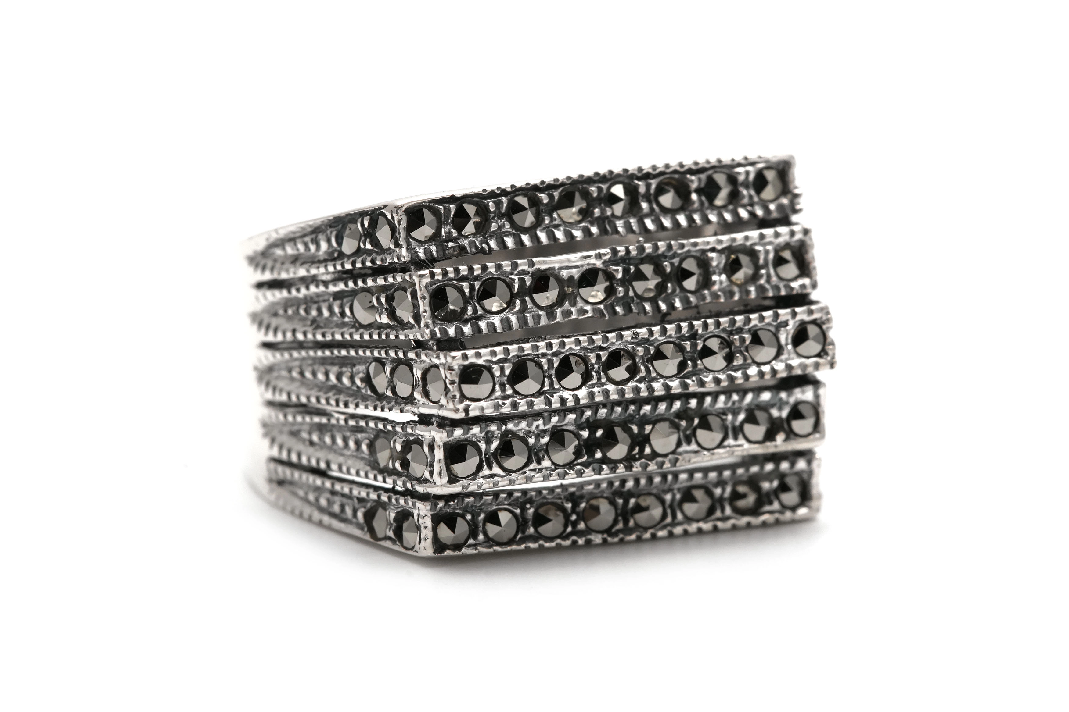 Bague contemporaine en argent 925 sertie de marcassites