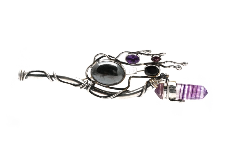 Broche années 70 en argent 925 sertie d'une hématite, d'améthystes et de grenat -  - 1