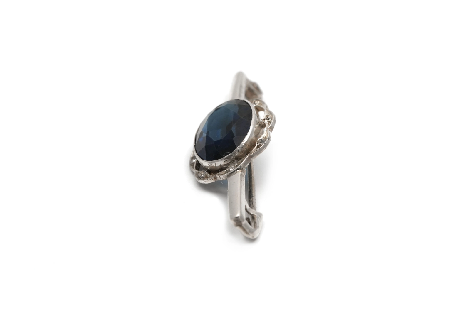 Broche Art Déco en argent sertie d'un saphir de synthèse et de zirconiums - - 3