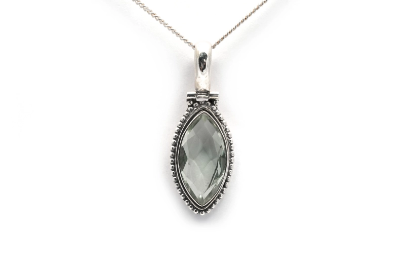 Pendentif contemporain en argent 925 serti d'une prasiolite - - 2