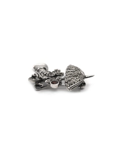 Broche contemporaine en argent 925 sertie d'un grenat et de marcassites