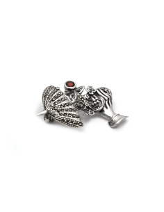 Broche contemporaine en argent 925 sertie d'un grenat et de marcassites