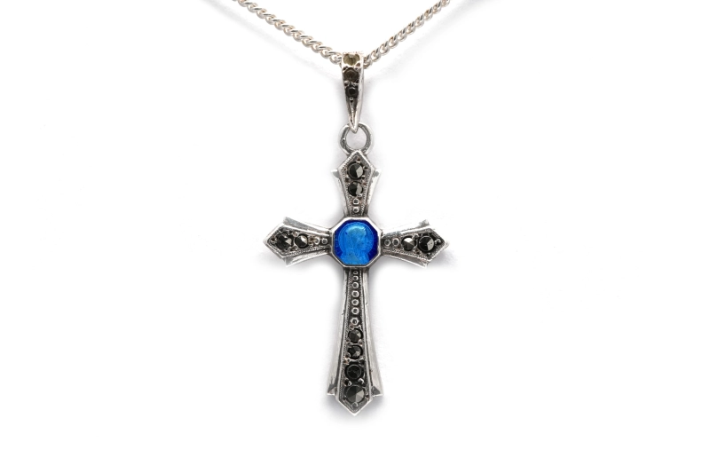 Pendentif Art Déco en argent serti d'émail, de marcassites et de strass