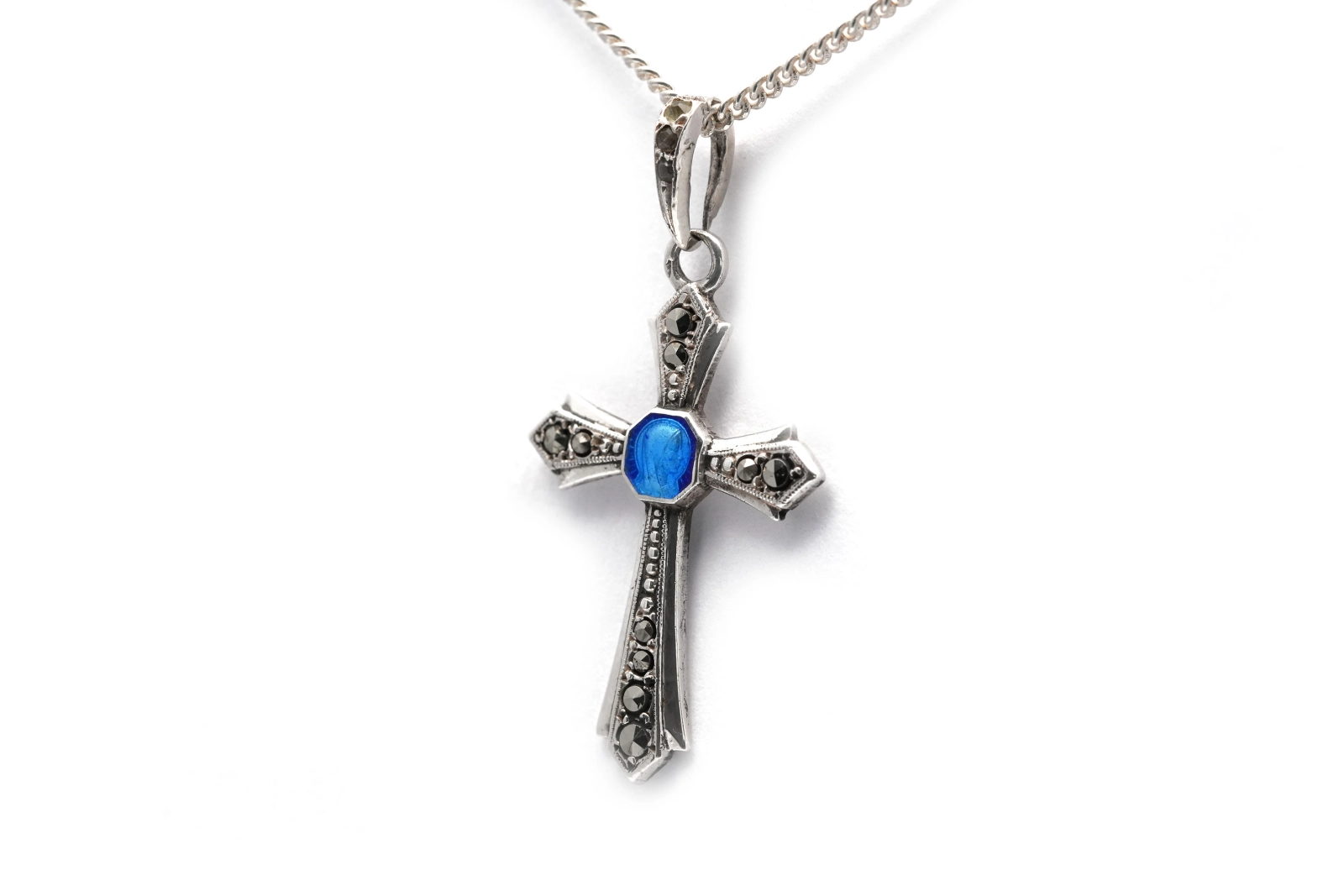 Pendentif Art Déco en argent serti d'émail, de marcassites et de strass