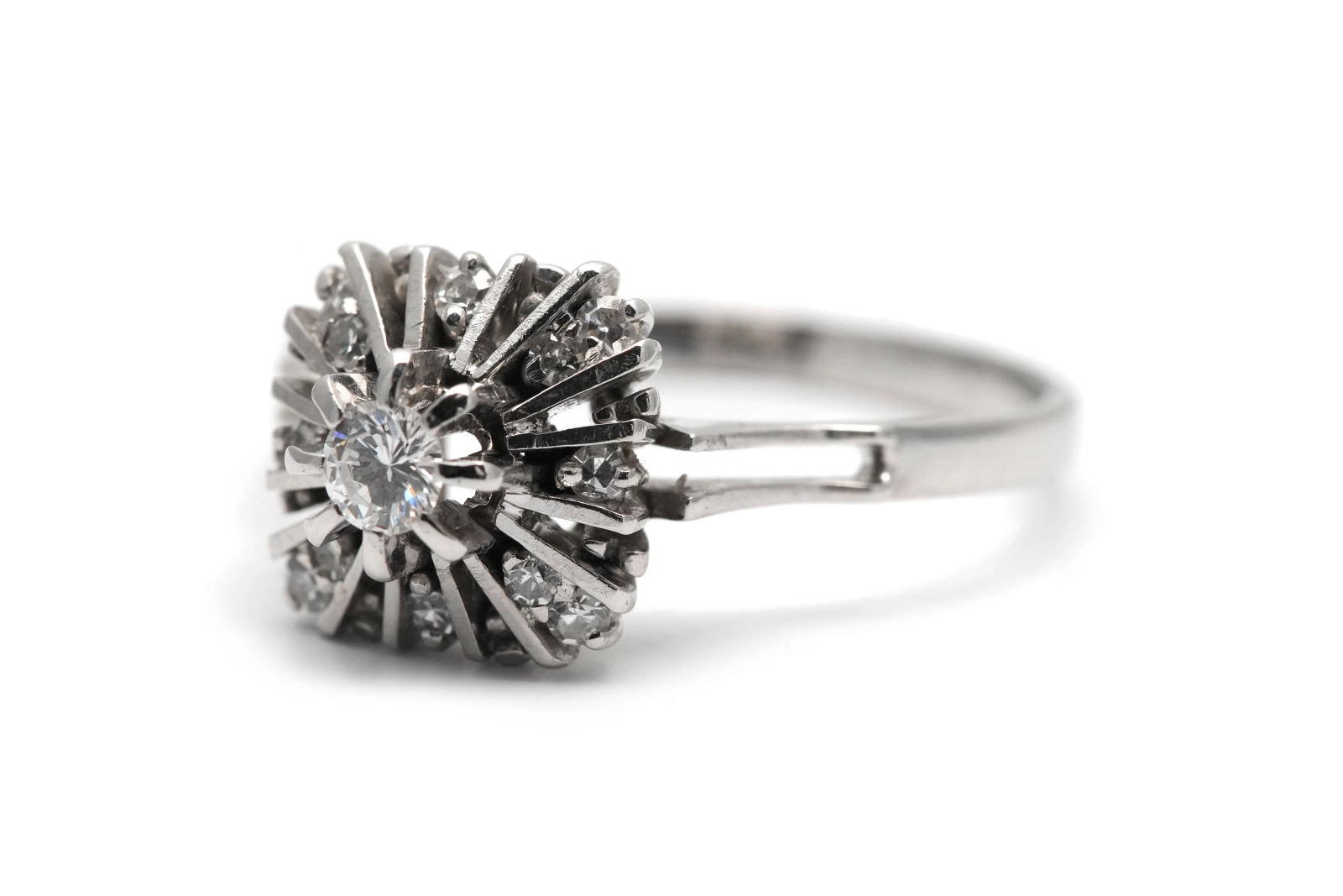 Bague Art Déco en or blanc 18 carats sertie de diamants taille "brillant" (+-0.41ct)