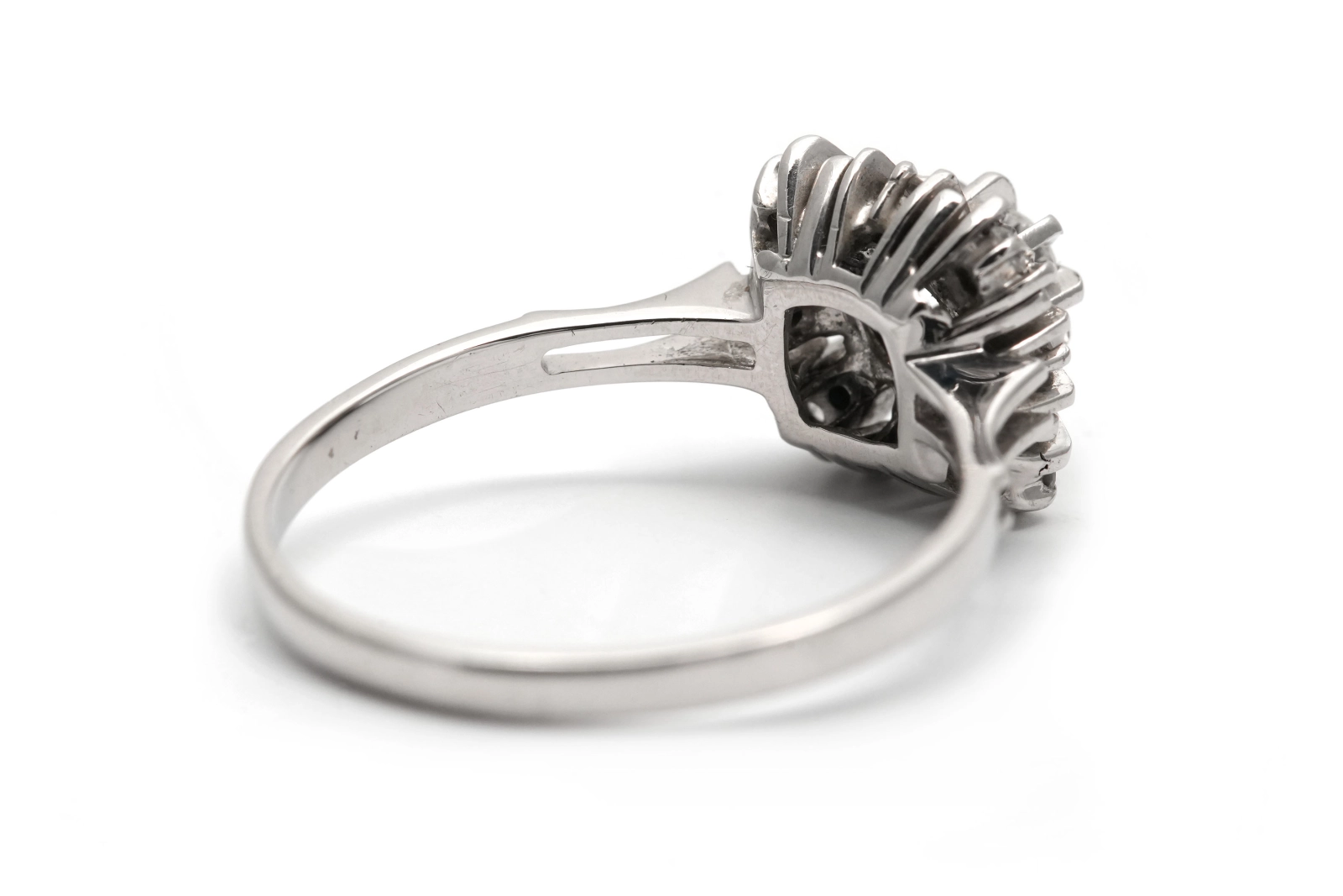 Bague Art Déco en or blanc 18 carats sertie de diamants taille "brillant" (+-0.41ct)