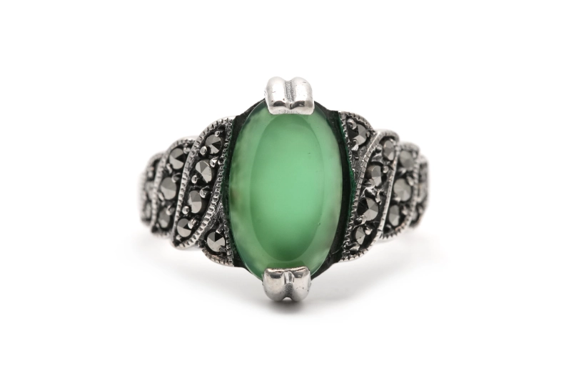 Bague Art Déco en argent 925 sertie d'une chrysoprase et de marcassites