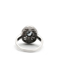 Bague contemporaine en argent sertie d'une topaze