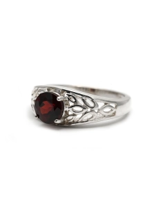 Bague contemporaine en argent 925 sertie d'un grenat