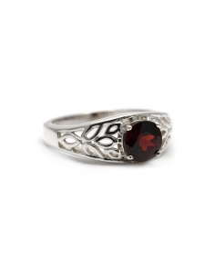 Bague contemporaine en argent 925 sertie d'un grenat