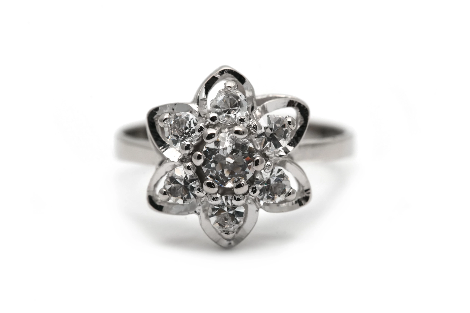 Bague Années 70 en argent 925 sertie de strass