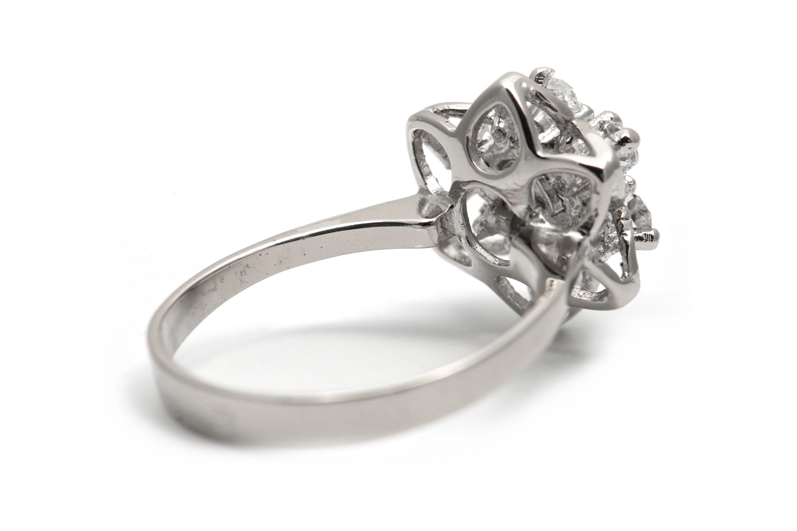 Bague Années 70 en argent 925 sertie de strass