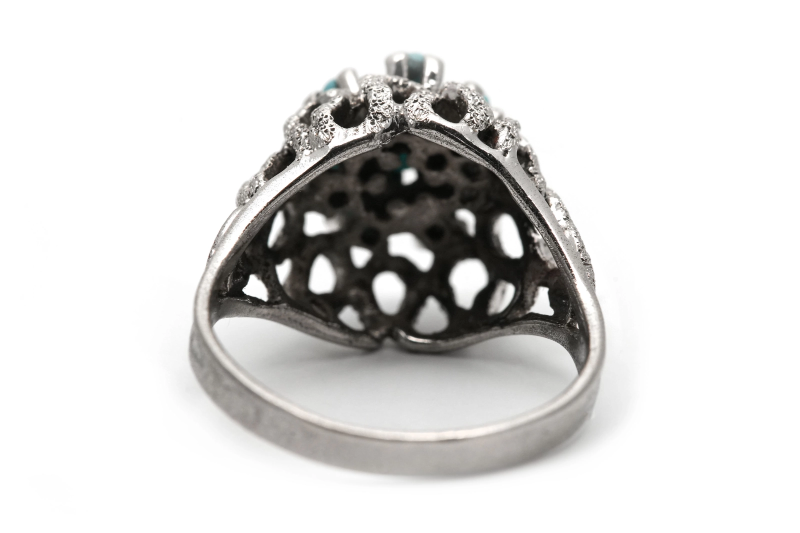 Bague Années 70 en argent 835 serti de turquoises