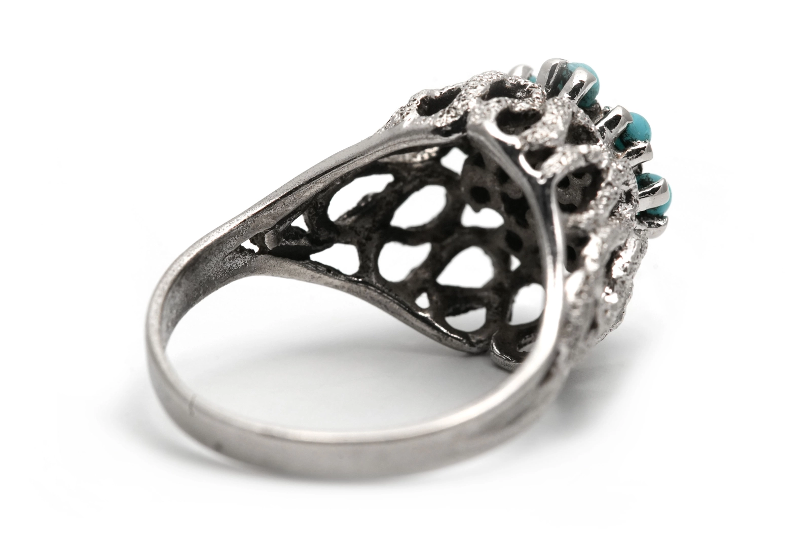 Bague Années 70 en argent 835 serti de turquoises
