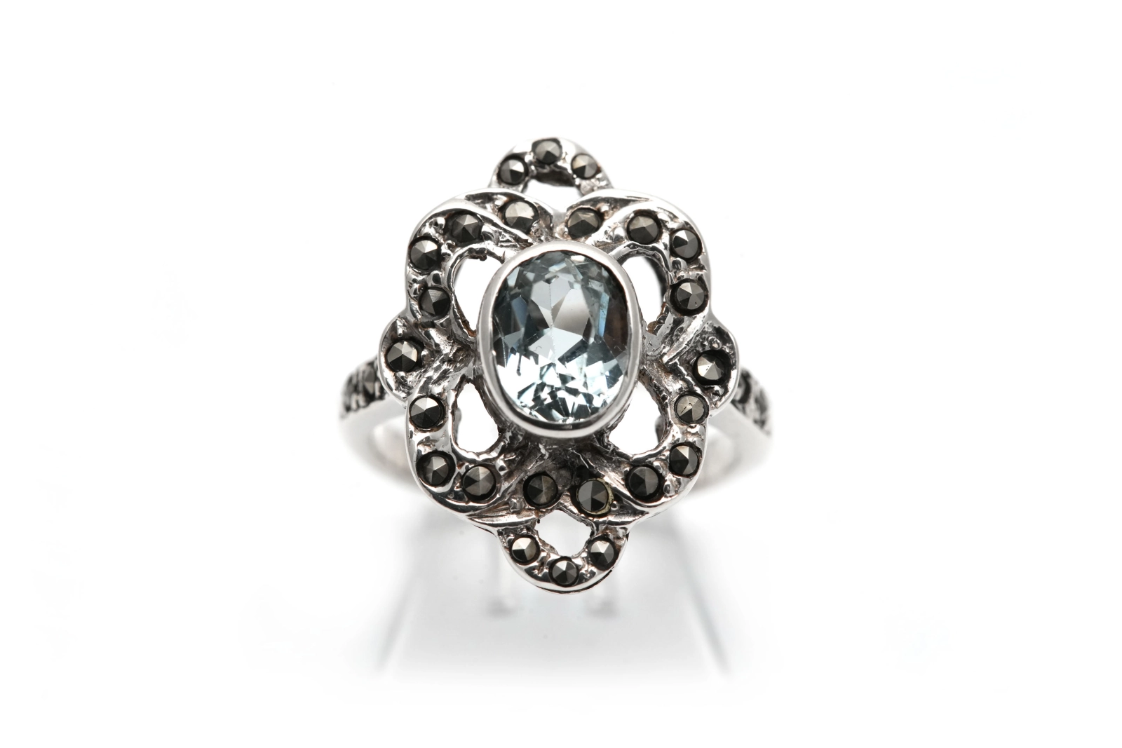 Bague Art Déco en argent 925 sertie d'une topaze et de marcassites