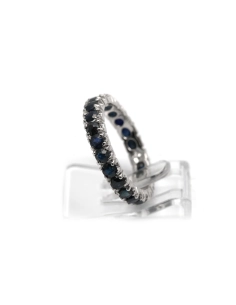 Bague contemporaine en argent 925 sertie de saphirs