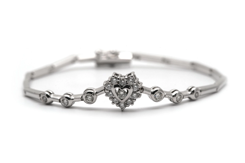 Bracelet contemporain en or blanc 18 carats serti de diamants taille "brillant" (+-0.43 ct)