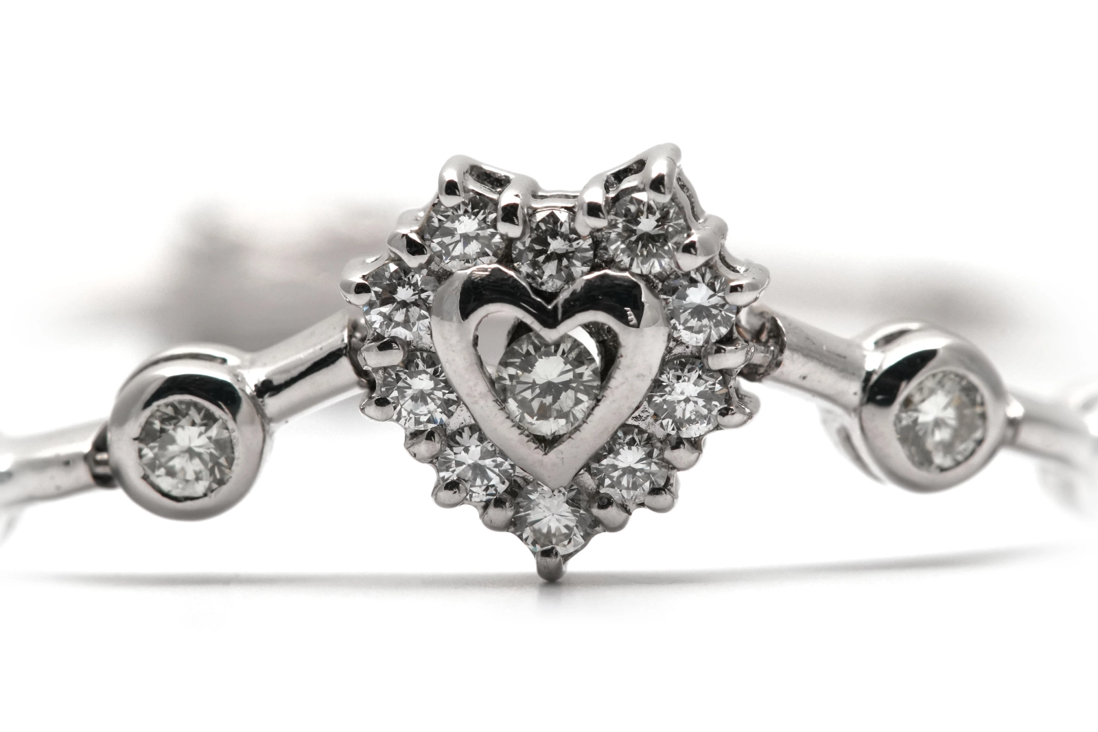 Bracelet contemporain en or blanc 18 carats serti de diamants taille "brillant" (+-0.43 ct)