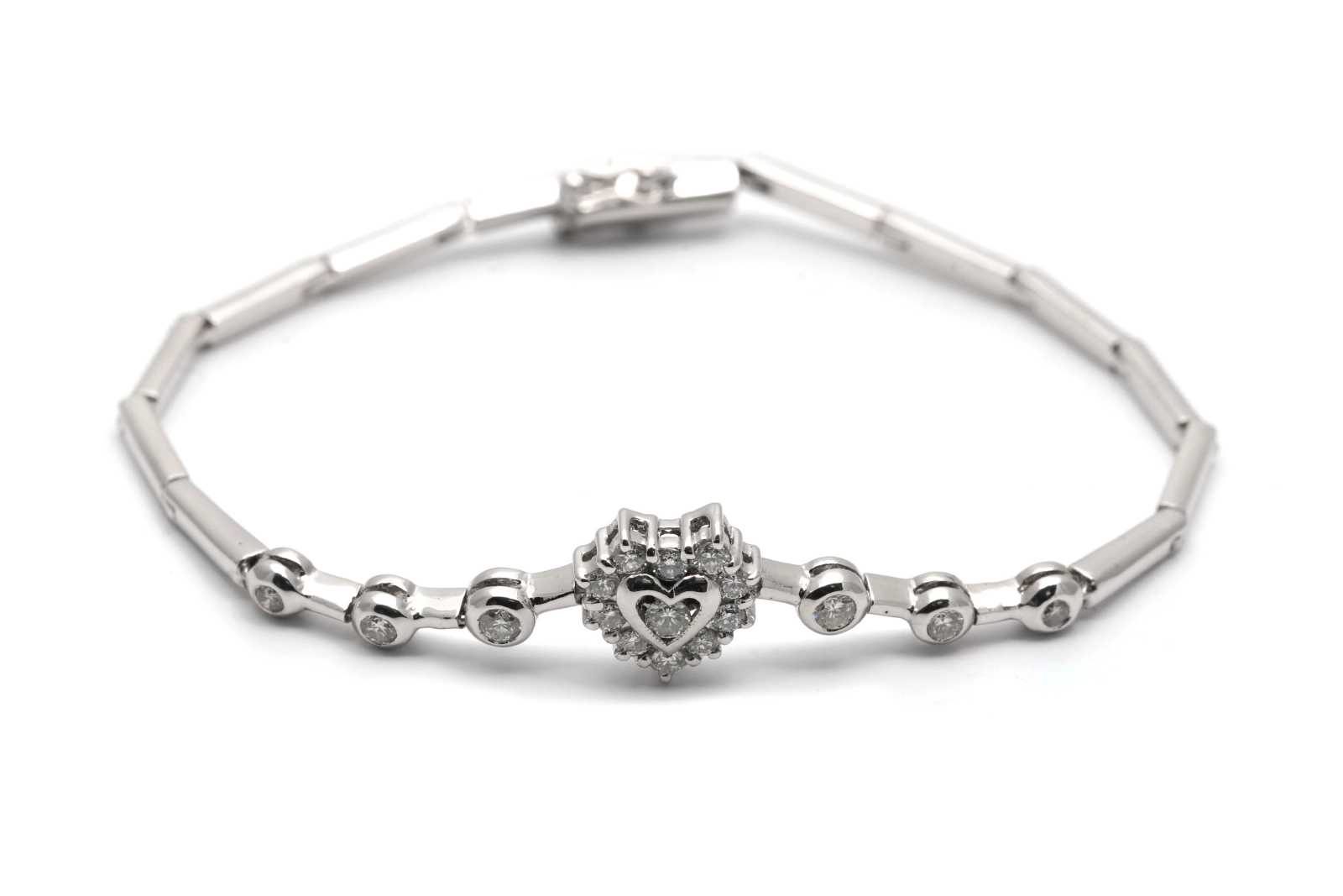 Bracelet contemporain en or blanc 18 carats serti de diamants taille "brillant" (+-0.43 ct)