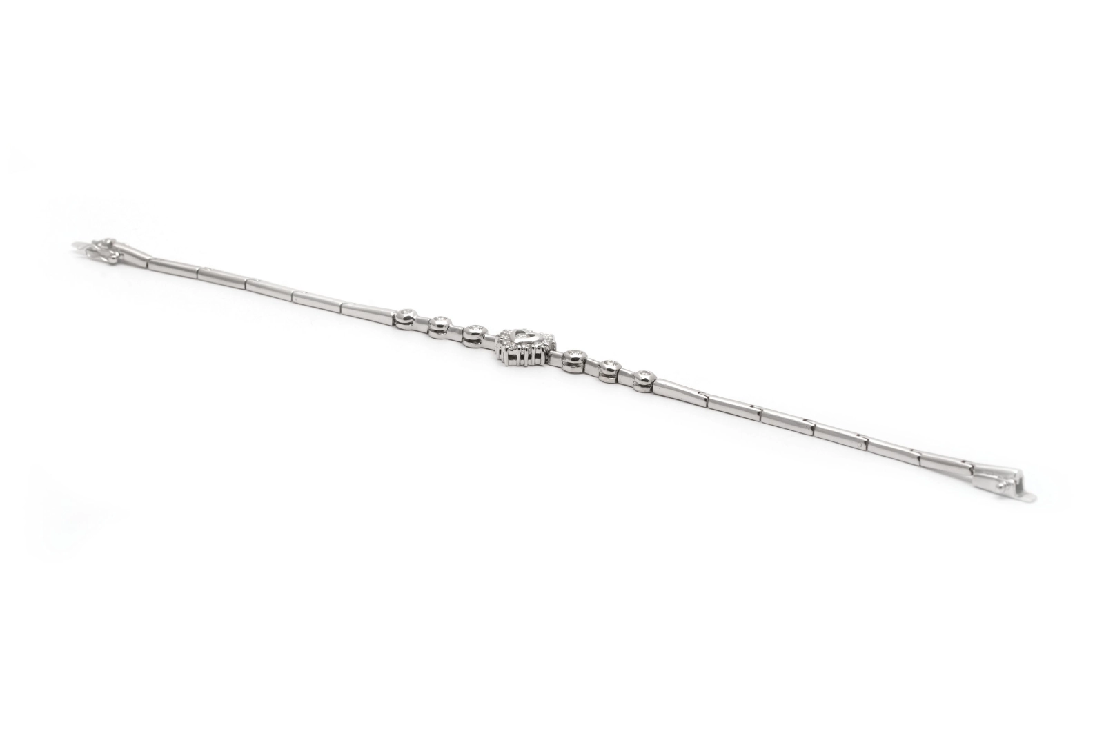 Bracelet contemporain en or blanc 18 carats serti de diamants taille "brillant" (+-0.43 ct)