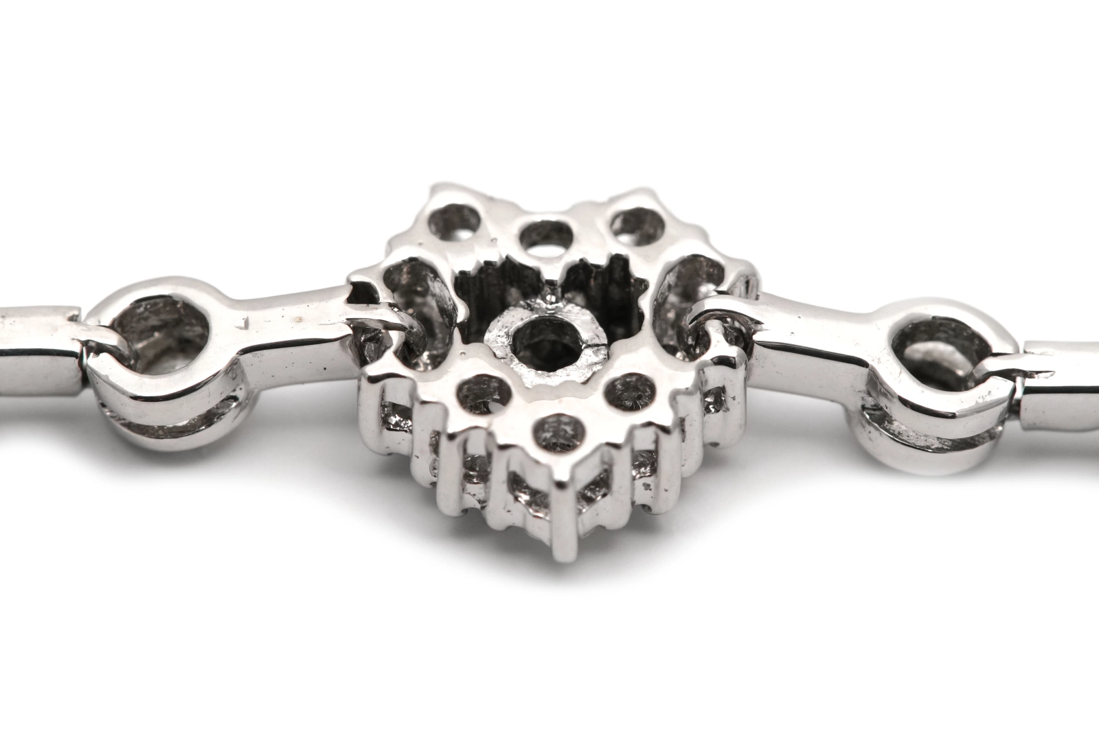Bracelet contemporain en or blanc 18 carats serti de diamants taille "brillant" (+-0.43 ct)