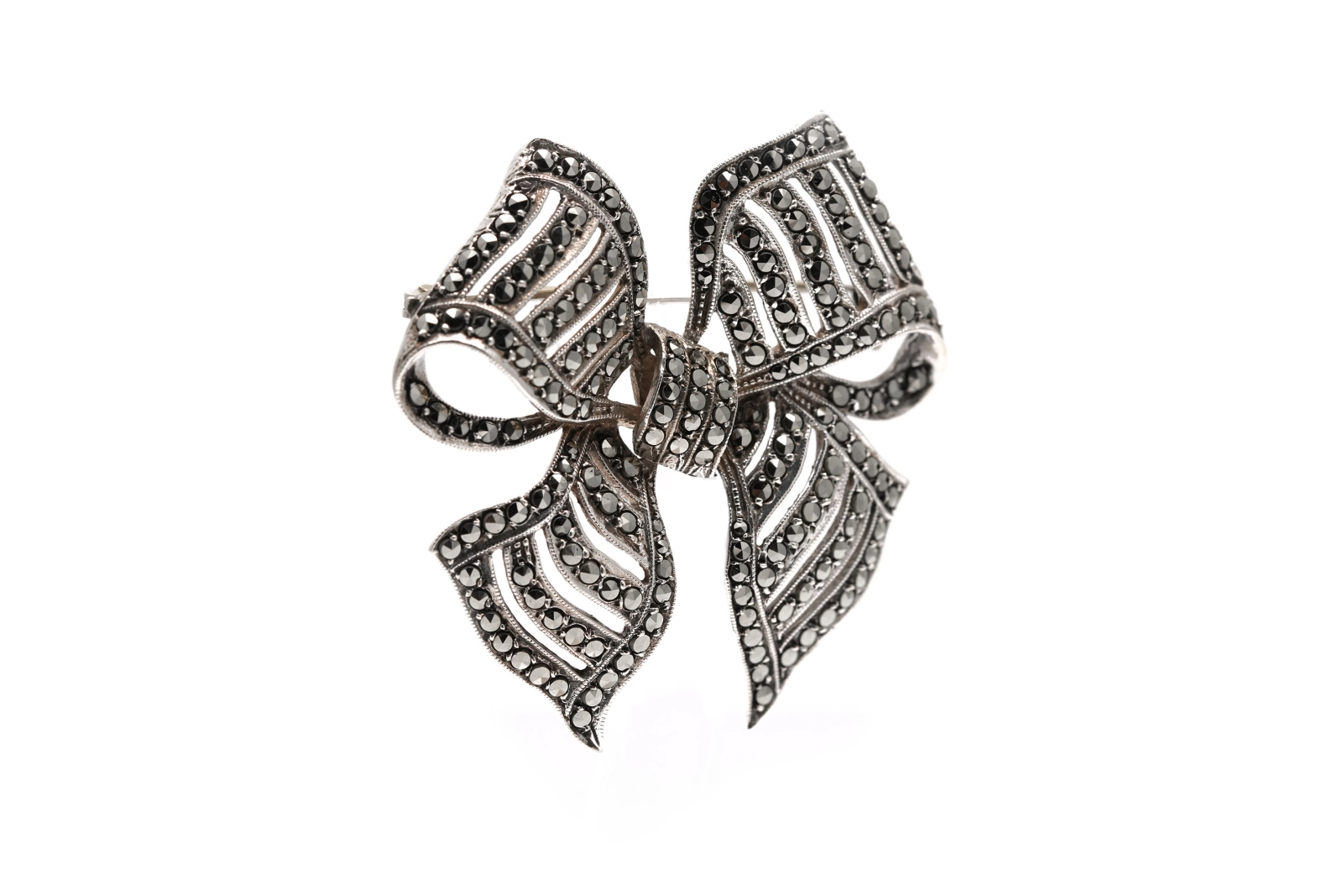 Broche Art Déco en argent 835 sertie de marcassites