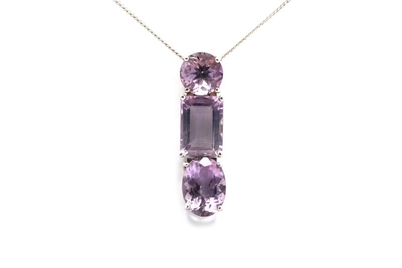 Pendentif contemporain en argent serti d'améthystes