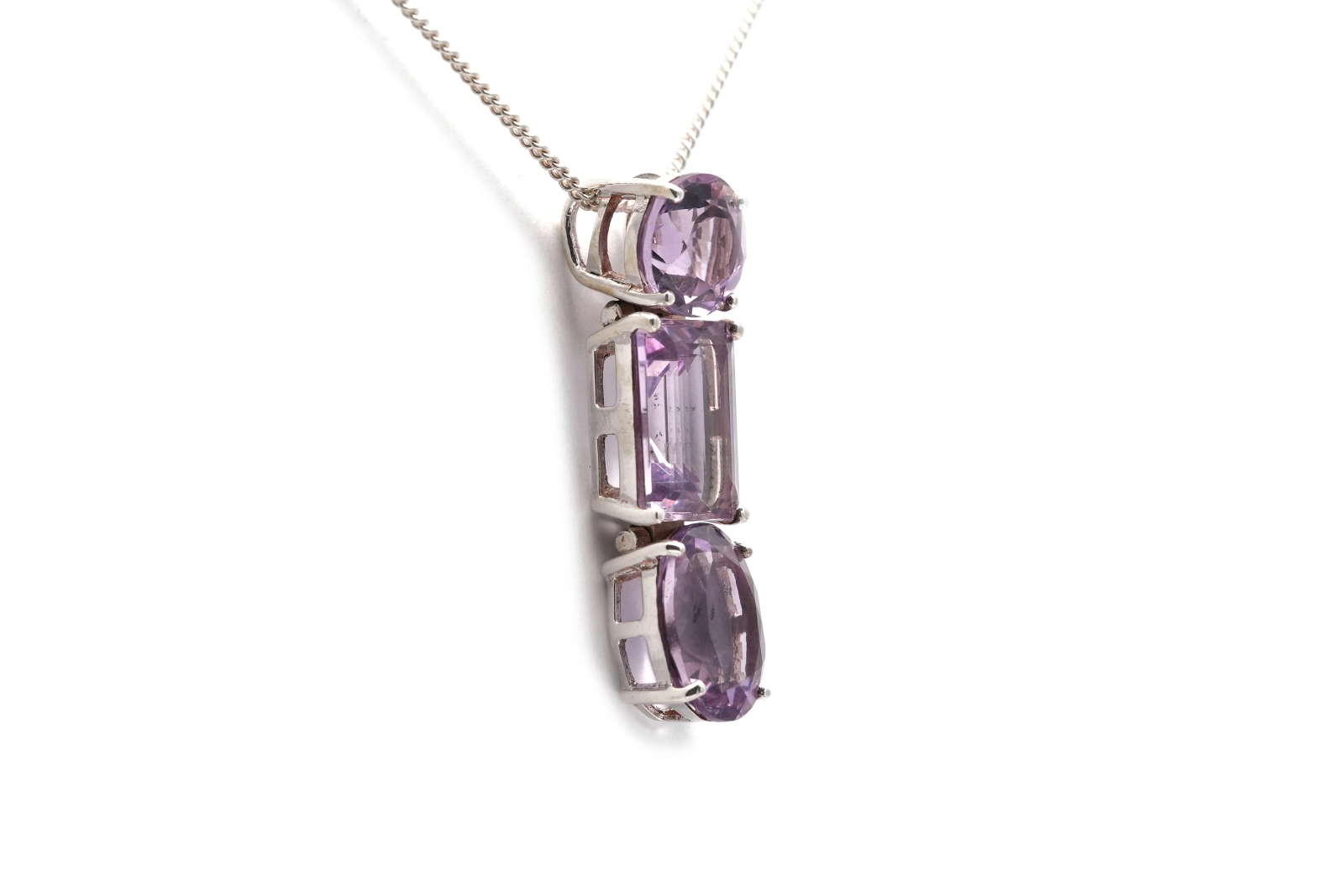 Pendentif contemporain en argent serti d'améthystes