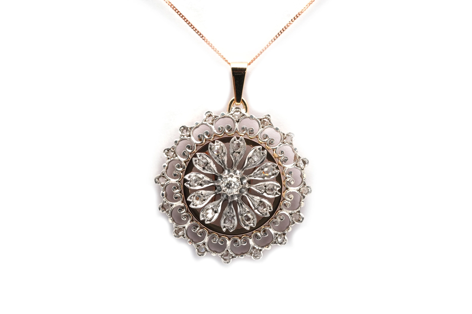 Pendentif Art Nouveau en or jaune 18 carats et argent serti de diamants taille "Old cut" et "rose"