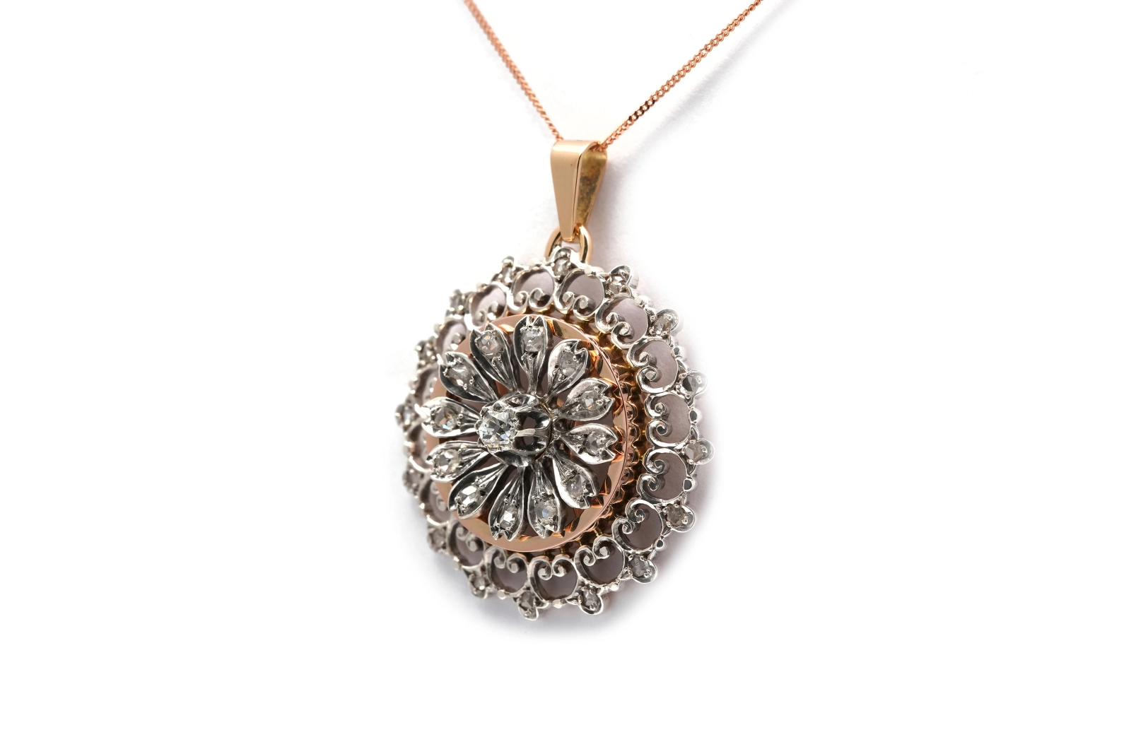 Pendentif Art Nouveau en or jaune 18 carats et argent serti de diamants taille "Old cut" et "rose"