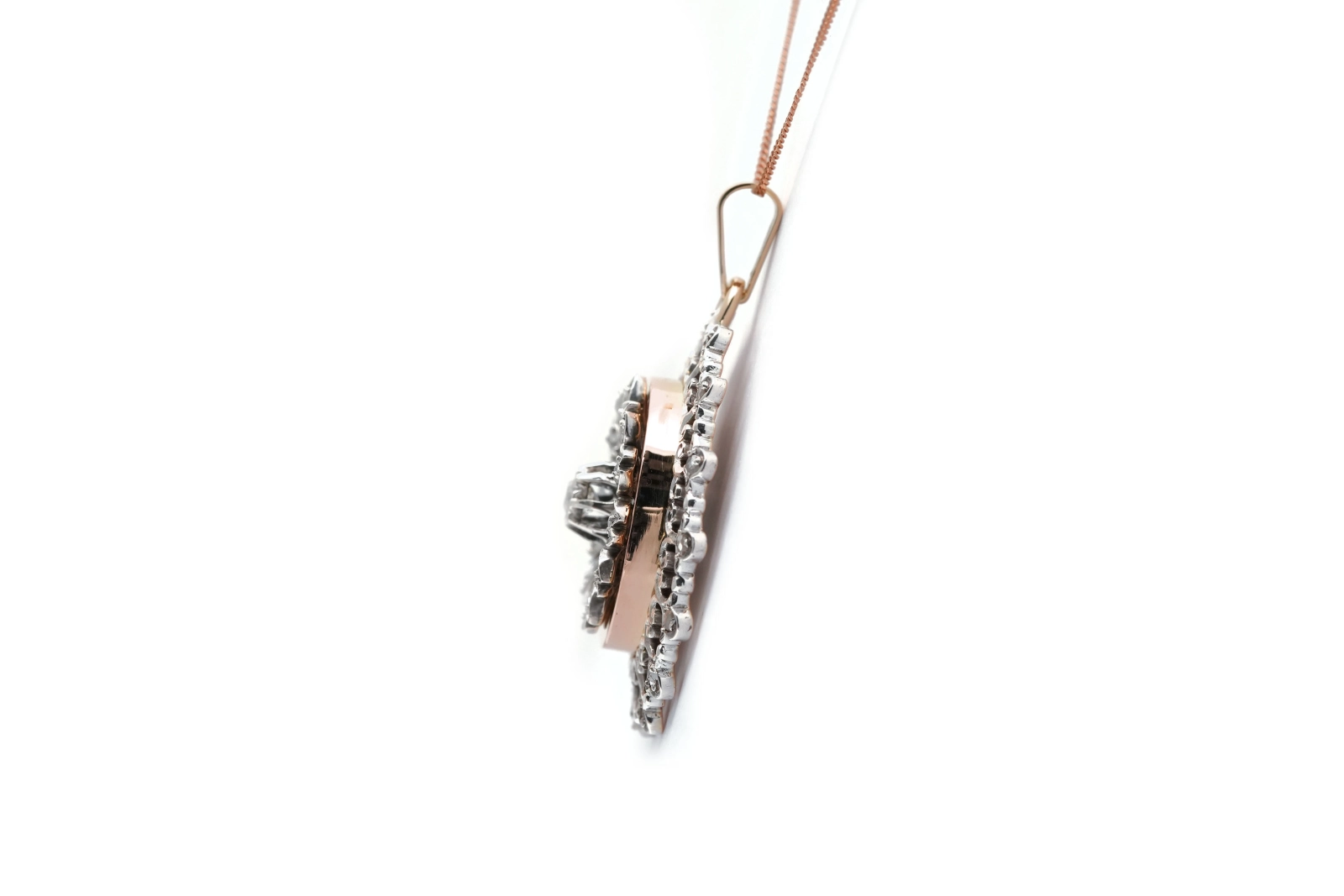 Pendentif Art Nouveau en or jaune 18 carats et argent serti de diamants taille "Old cut" et "rose"