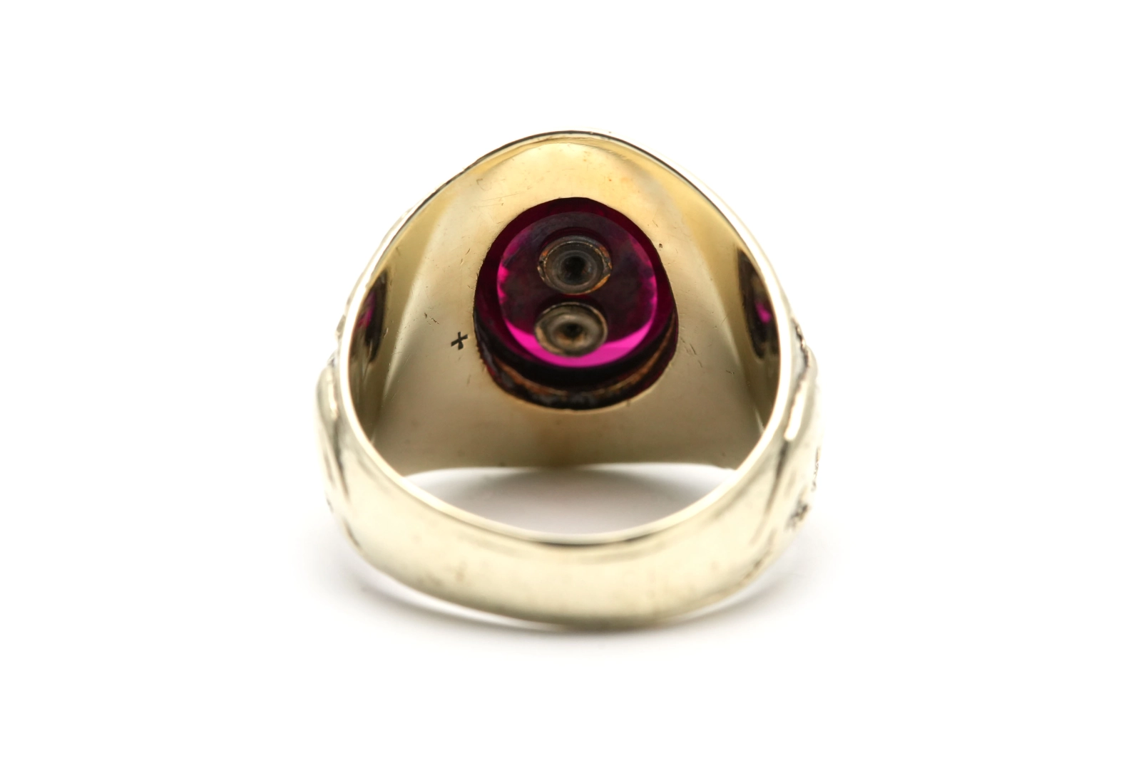 Bague "University of Pittsburg 1938" en or jaune 10 carats sertie d'un rubis de synthèse