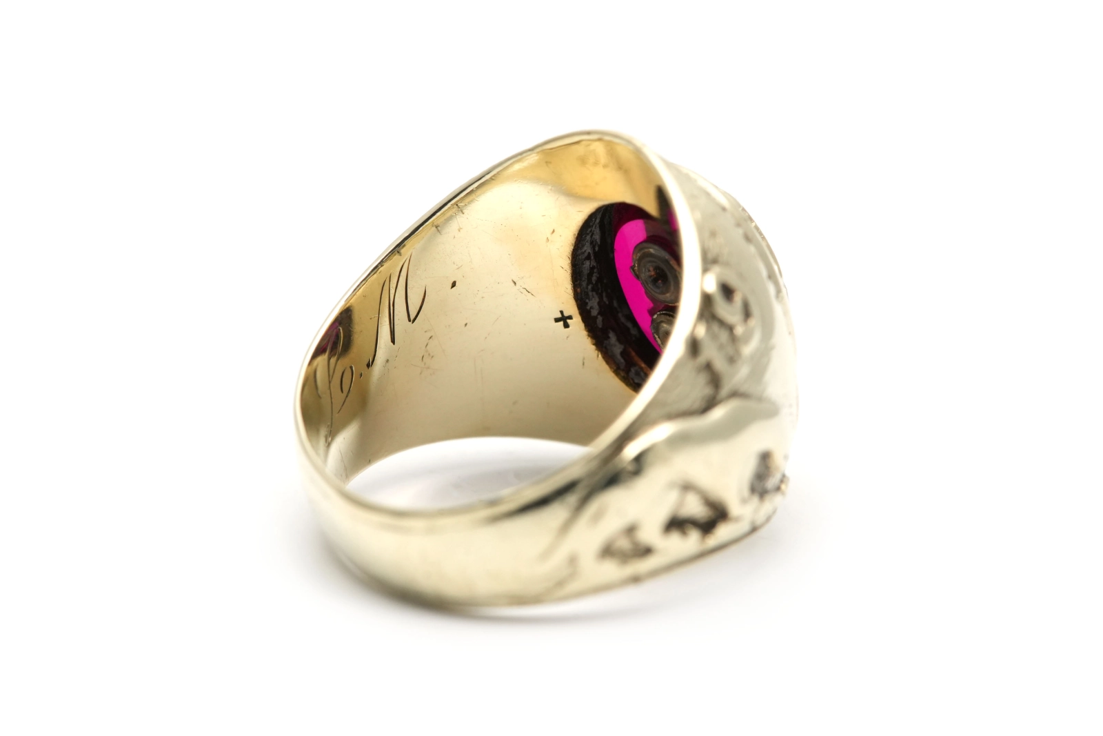 Bague "University of Pittsburg 1938" en or jaune 10 carats sertie d'un rubis de synthèse
