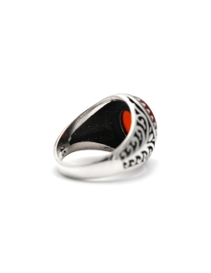 Bague contemporaine en argent 925 sertie d'une cornaline