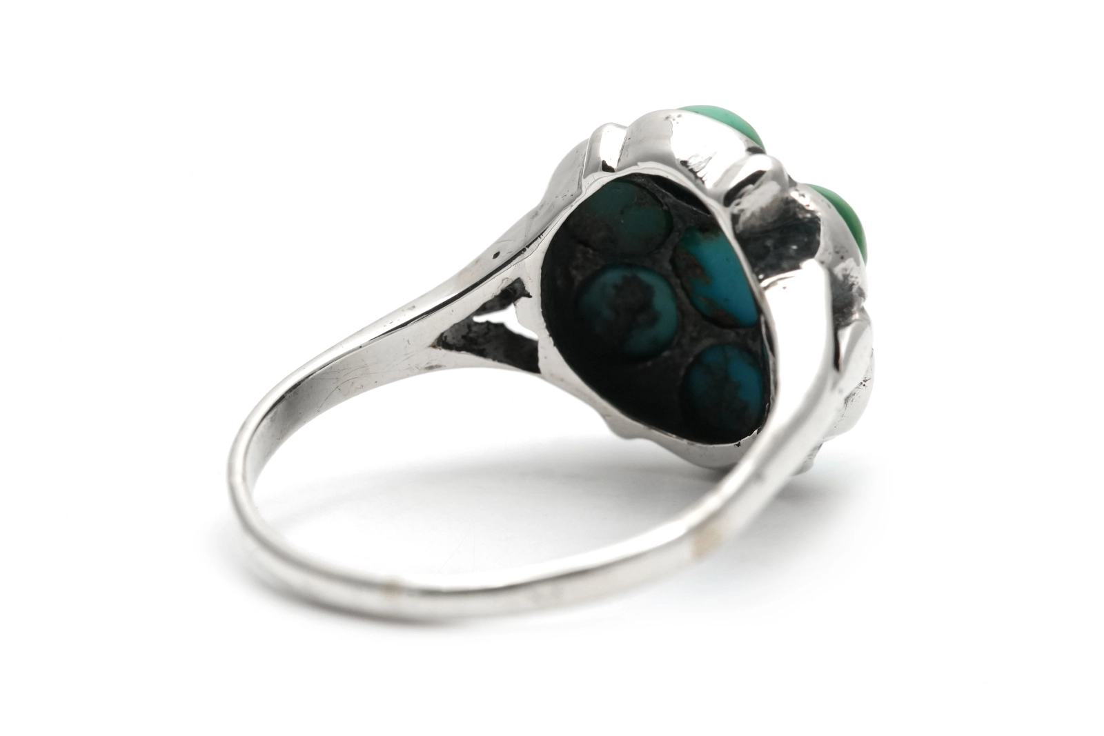 Bague contemporaine en argent sertie de turquoises