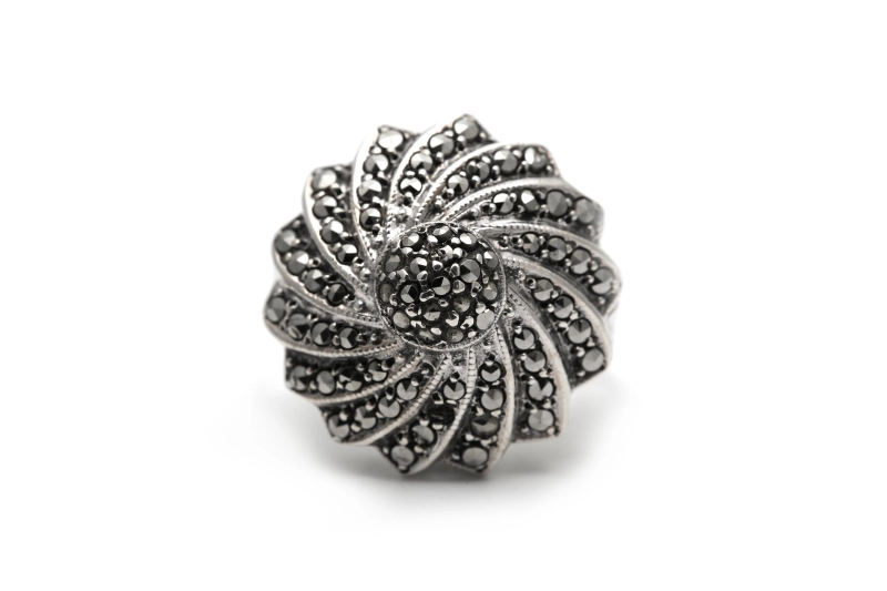 Bague Art Déco en argent 835 sertie de marcassites