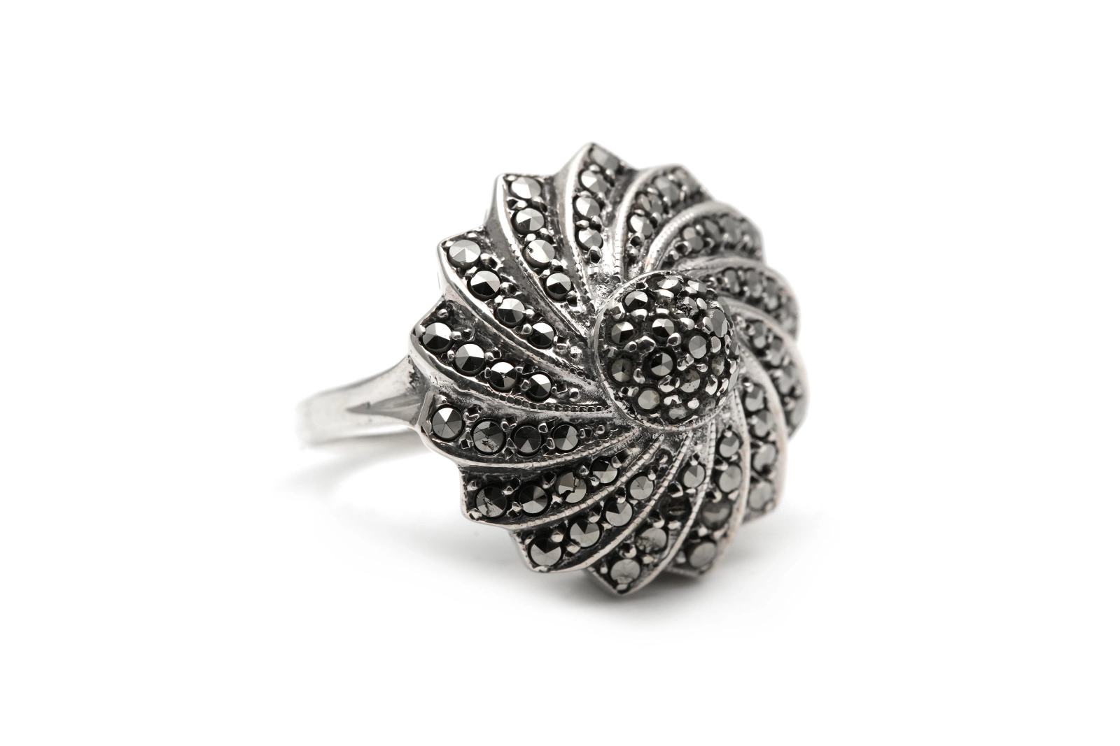 Bague Art Déco en argent 835 sertie de marcassites
