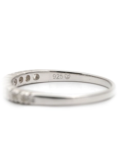Bague contemporaine en argent 925 sertie de zirconiums