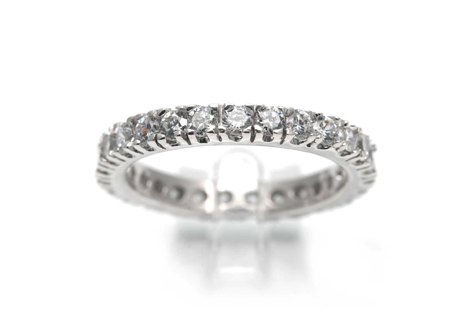 Alliance américaine contemporaine en argent 925 sertie de zirconiums