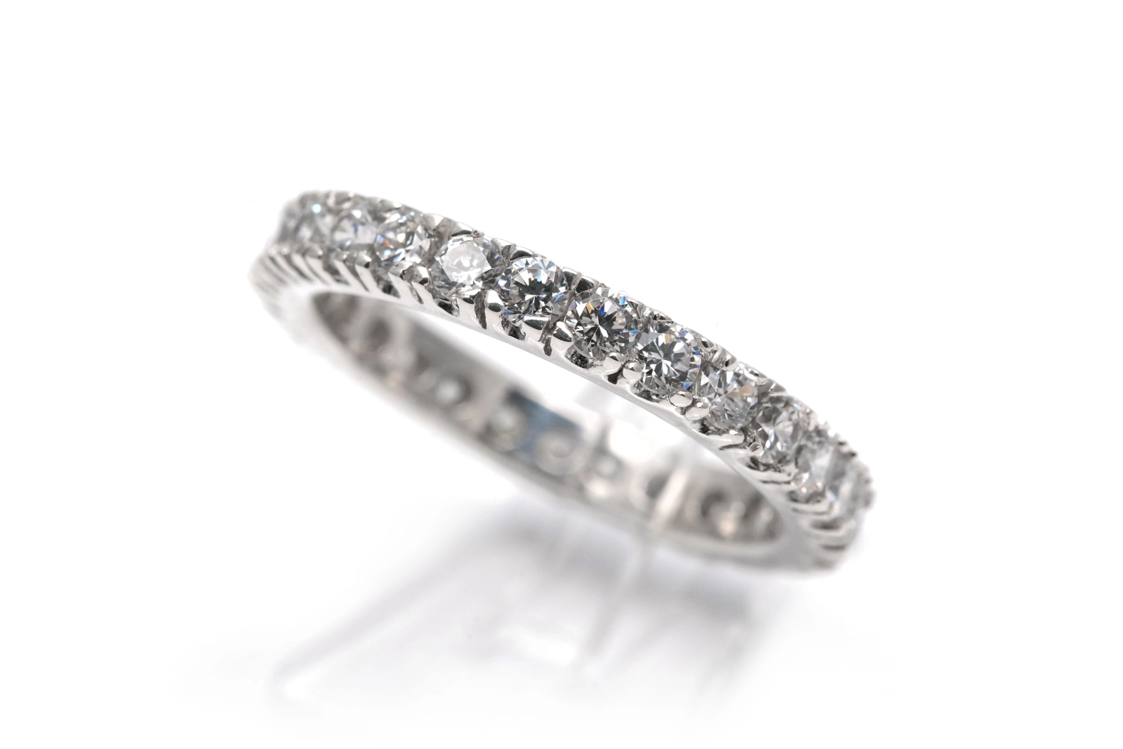 Alliance américaine contemporaine en argent 925 sertie de zirconiums